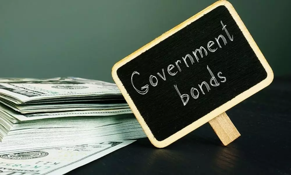 How Government Bonds Work: Interest Rates, Yields, and Risks Explained